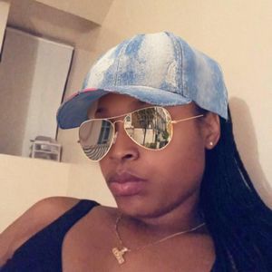 Meet your Posher, Raynette