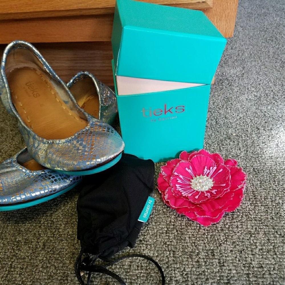 Tieks size 8 Paradise Blue EUC