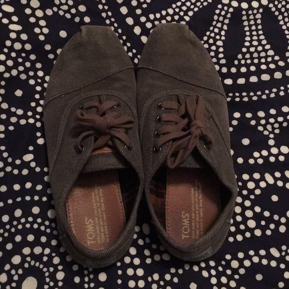 Grey Toms