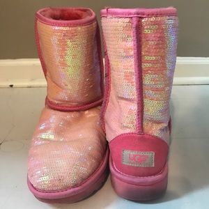 Light Pink Sparkly Uggs Size 8