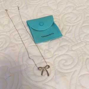 Tiffany & Co. now choker necklace
