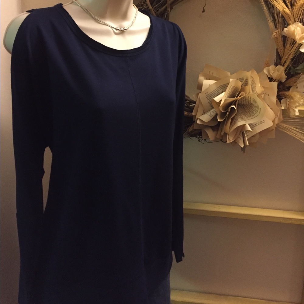 Cold Shoulder Top, M