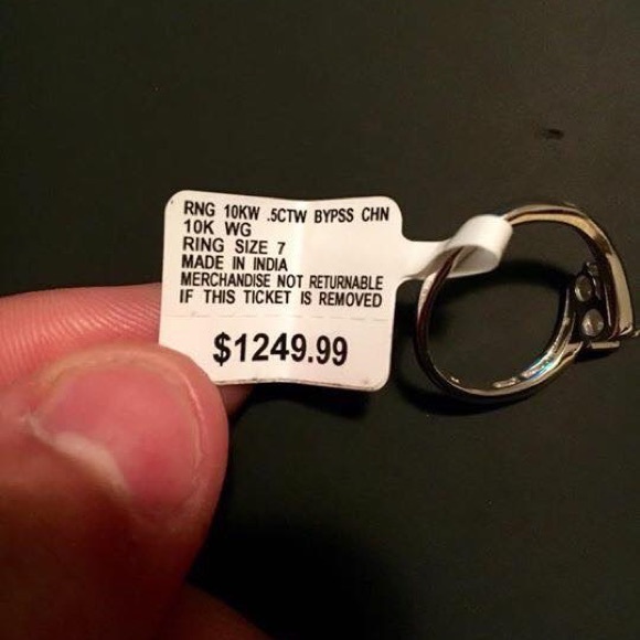 10k white gold .5ctw diamond ring - Picture 3 of 4