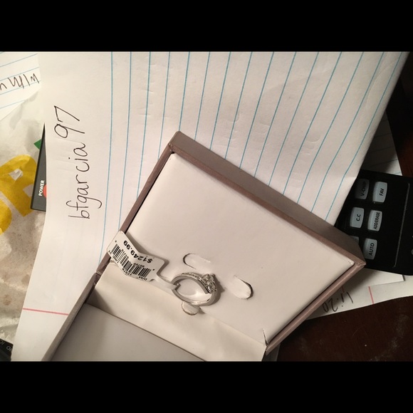 10k white gold .5ctw diamond ring - Picture 4 of 4