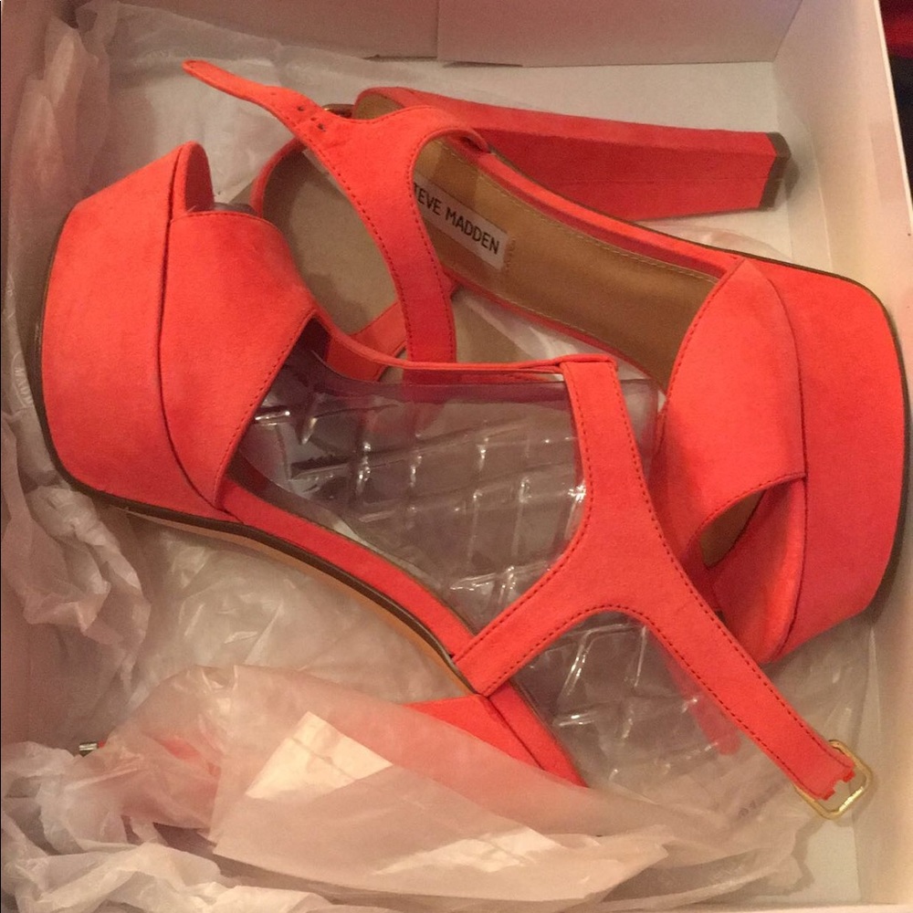 Steve Madden Coral suede heels