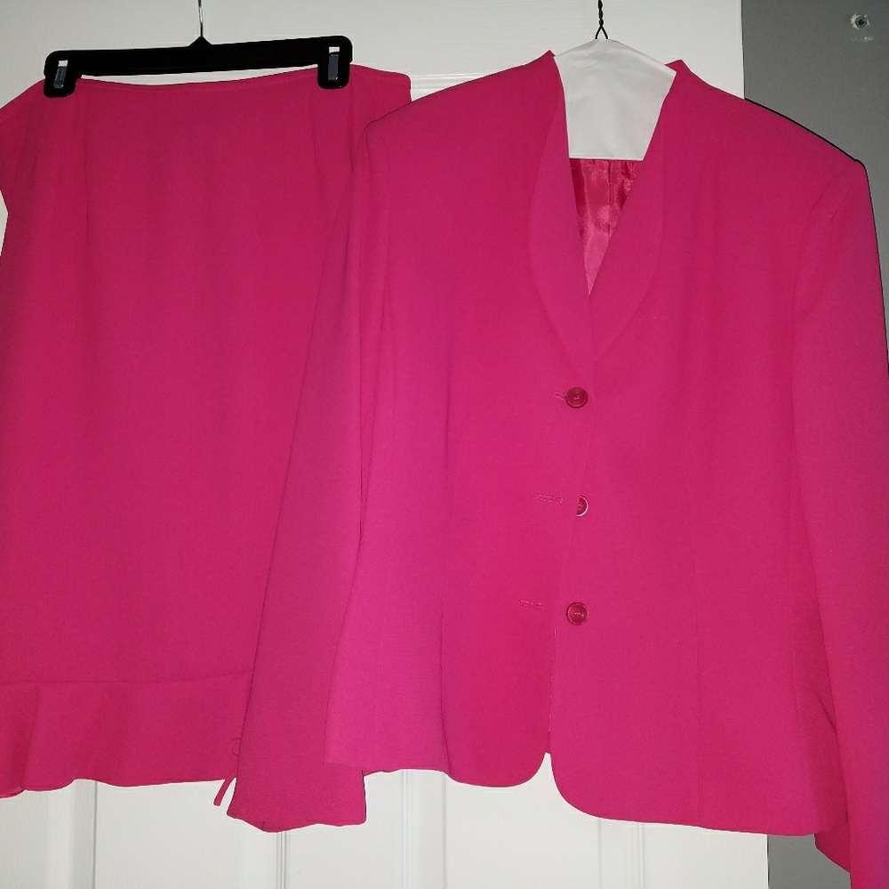 2 Piece KASPER suit