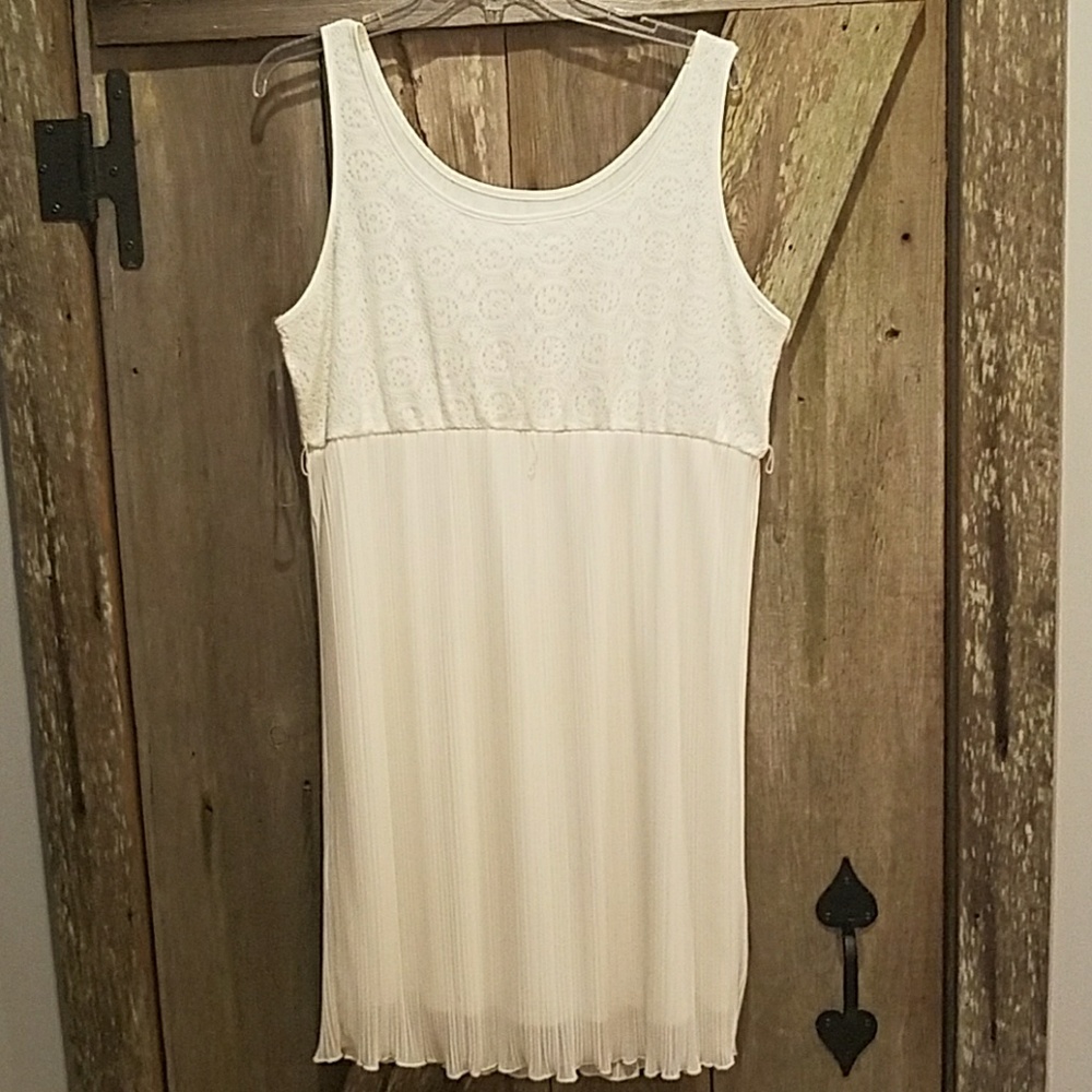 Mother Hood maternity dress....