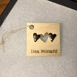 Mini heart stud earrings