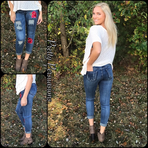 SALE‼️Mid Rise Floral Embroidered Distressed Jeans - Picture 3 of 8