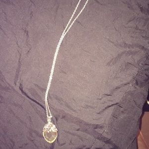 Crystal like necklace