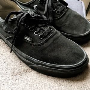Vans, solid black