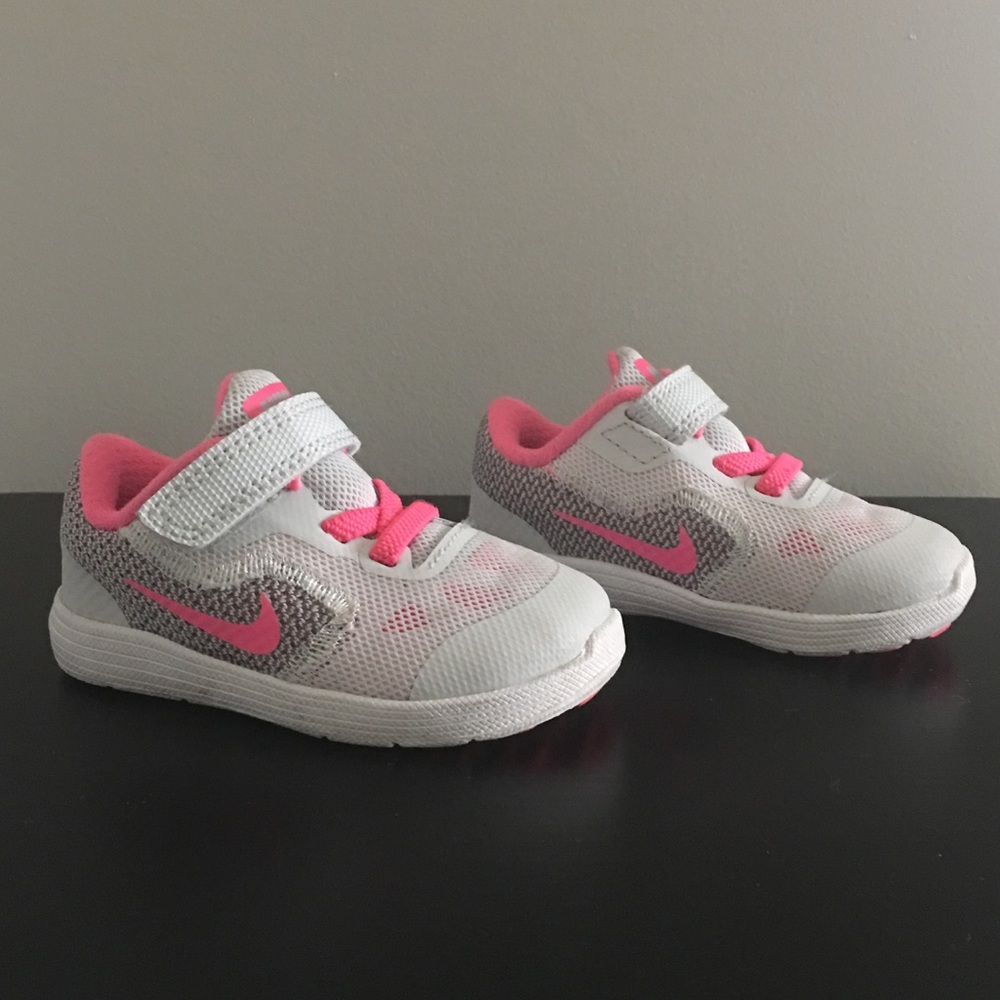 Nike Revolution 3 Toddler Sneaker