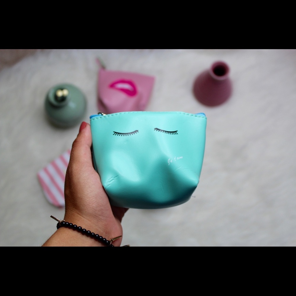 Wallet / Make up Bag Women Chic Fashion