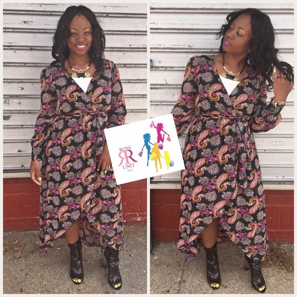 💥⚡️BIG BLOWOUT⚡️💥 Black Paisley Faux Wrap Dress - Picture 2 of 2