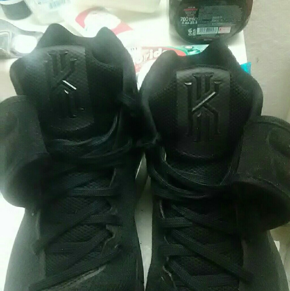 Kyrie Irving basketball shoes