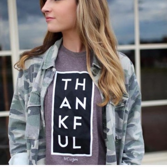 Last 1! SMALL MOCHA Thankful tee - Picture 3 of 7