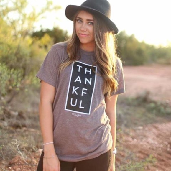 Last 1! SMALL MOCHA Thankful tee - Picture 6 of 7