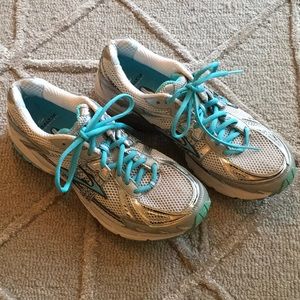 Women's Brooks Running Shoes