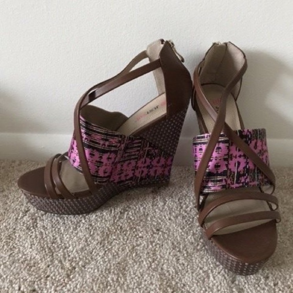 Brown/Pink Wedges