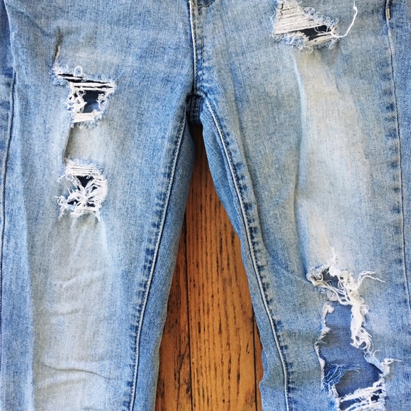 Bullhead Denim distressed jeans - Picture 2 of 3