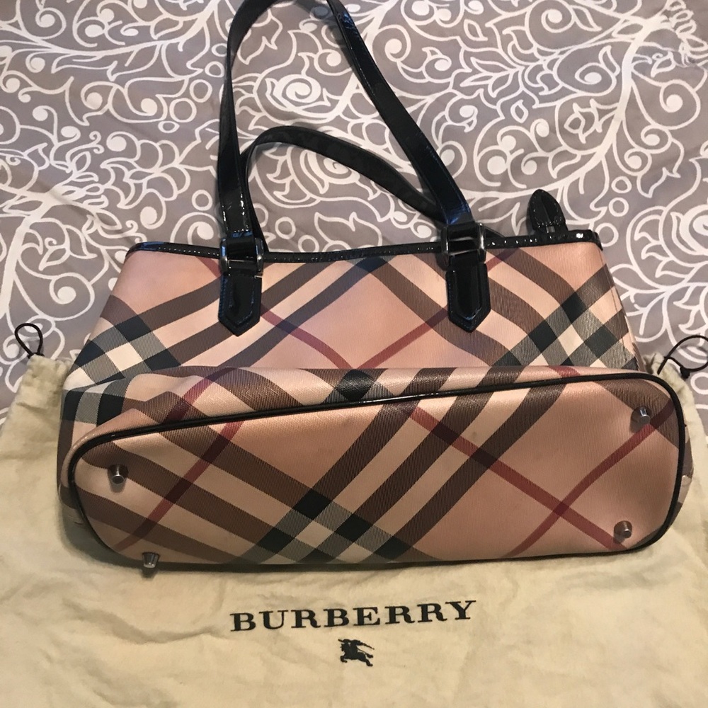 ♥️sold♥️Burberry Nova bag