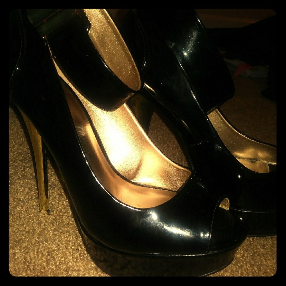 Bebe 2b Black patent leather platform stilettos