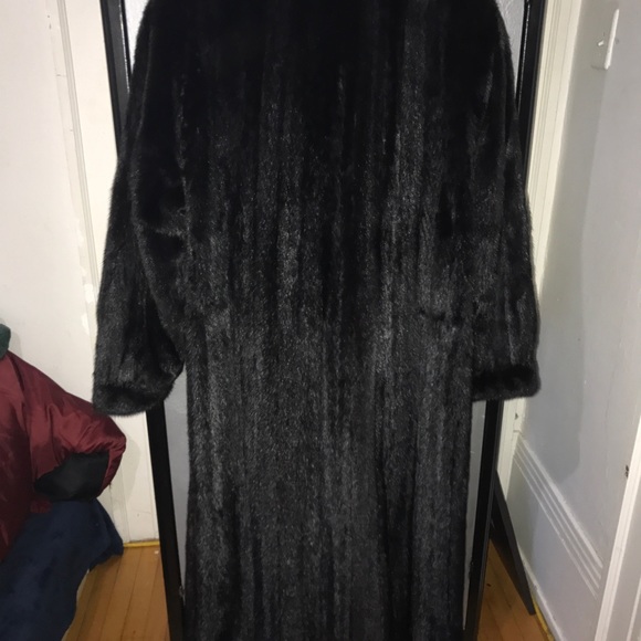 Genuine natural black mink coat. - Picture 2 of 7