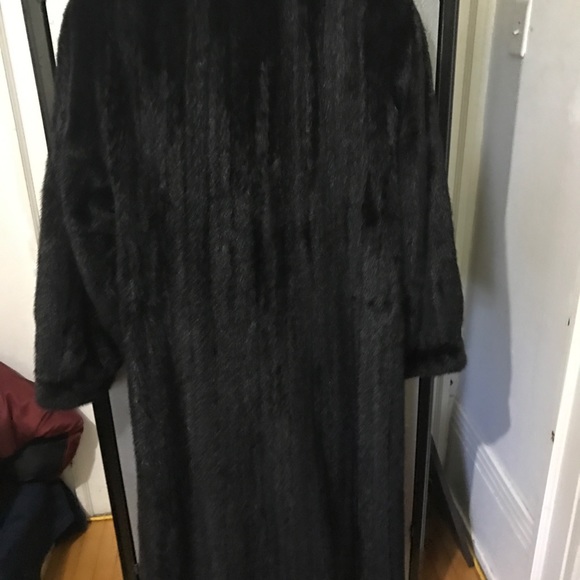 Genuine natural black mink coat. - Picture 4 of 7