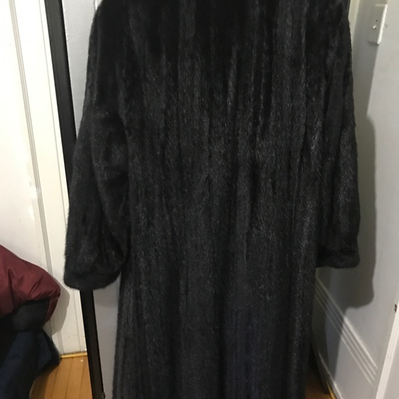 Genuine natural black mink coat. - Picture 5 of 7