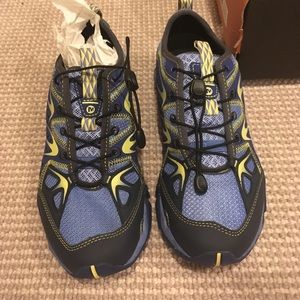 7 1/2 merrell hiking/trail running shoe