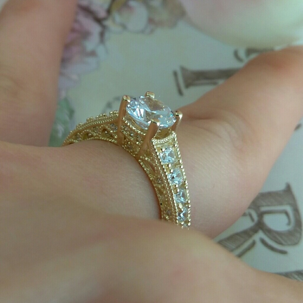 *SOLD* Solid 14k 1.5ct Center