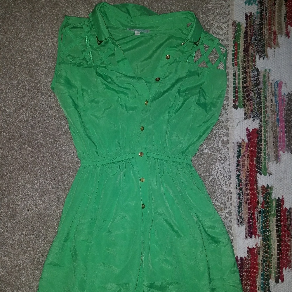 Green collared dress