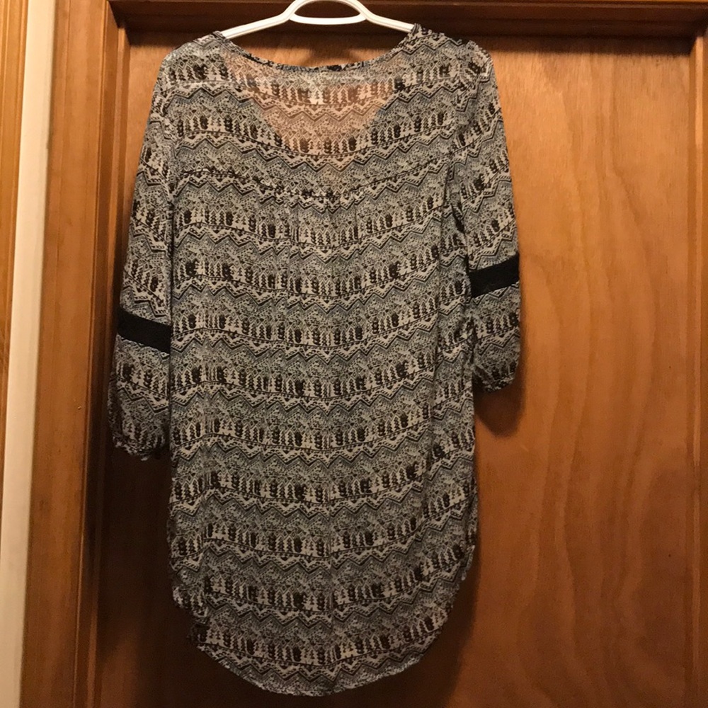 Top - Picture 2 of 2