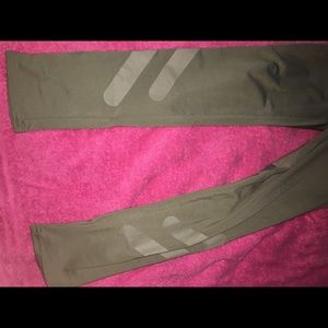 Aim'n army green leggings