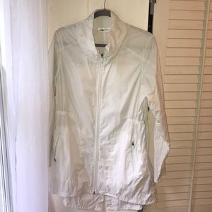 PERFECT The North Face sheer windbreaker jacket