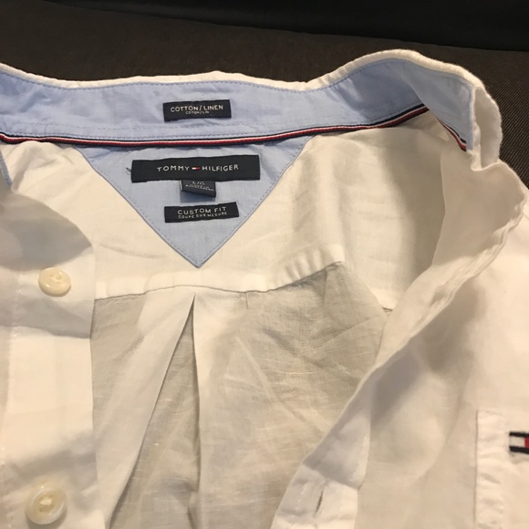 Tommy Hilfiger button up - Picture 1 of 2