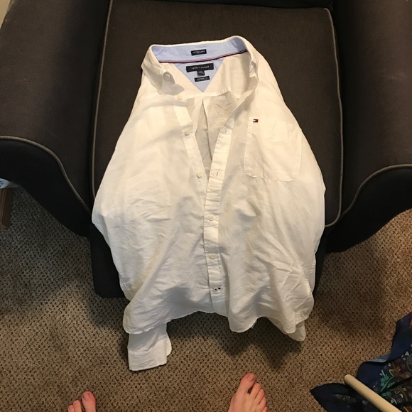 Tommy Hilfiger button up - Picture 2 of 2