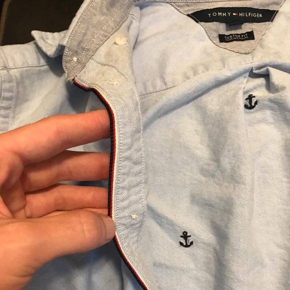Tommy Hilfiger button up - Picture 2 of 2