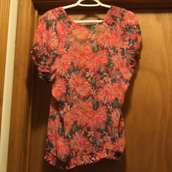 Top - Picture 2 of 2