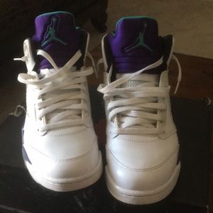 Size 10 grapes Jordan's good condition