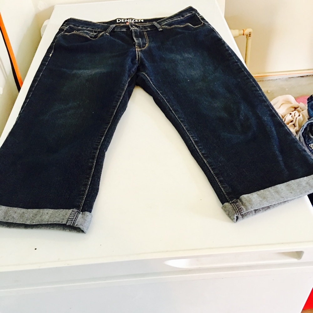Knee length jeans