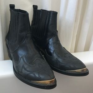 GUESS COWBOY STYLE BOOTIES