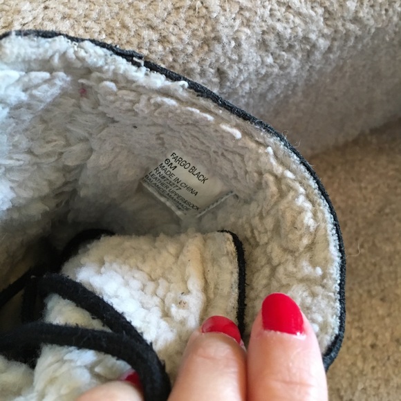 ***SOLD ***Sonoma winter wool lined black boots - Picture 3 of 4