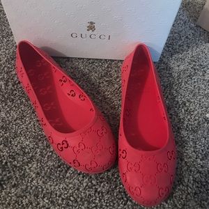 Girls size 2 Gucci rubber flats