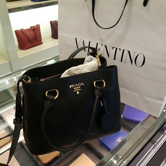 Prada - Picture 3 of 4