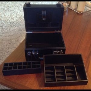 Bobbi Brown leather makeup carrying case