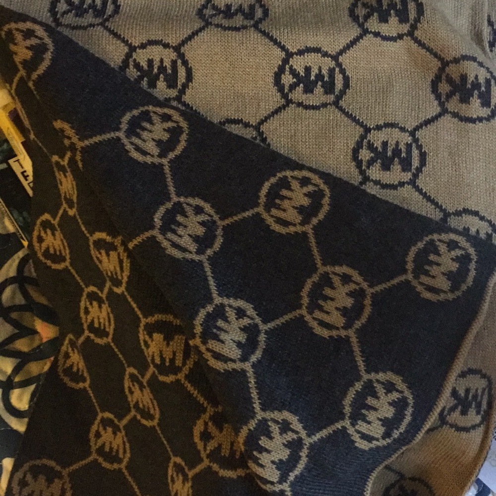 NWT Michael Kors Scarf