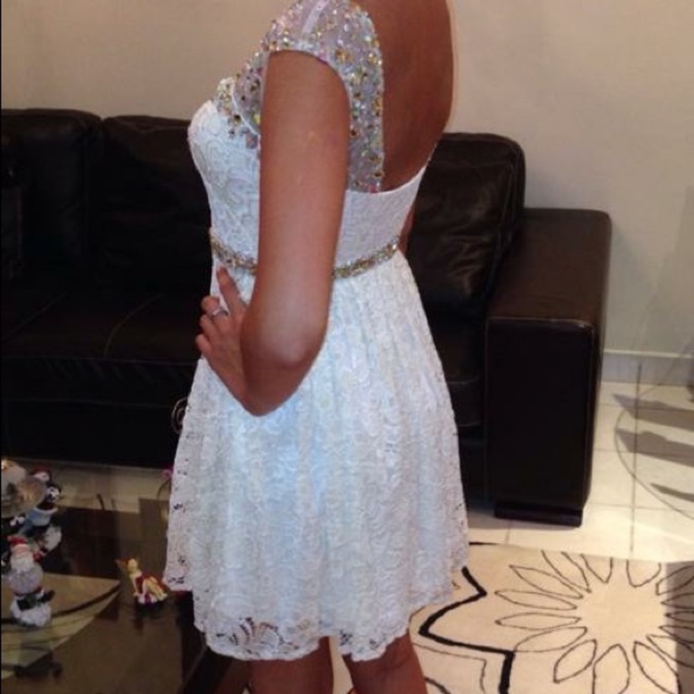 Ivory short lace homecoming dress - size 1/2