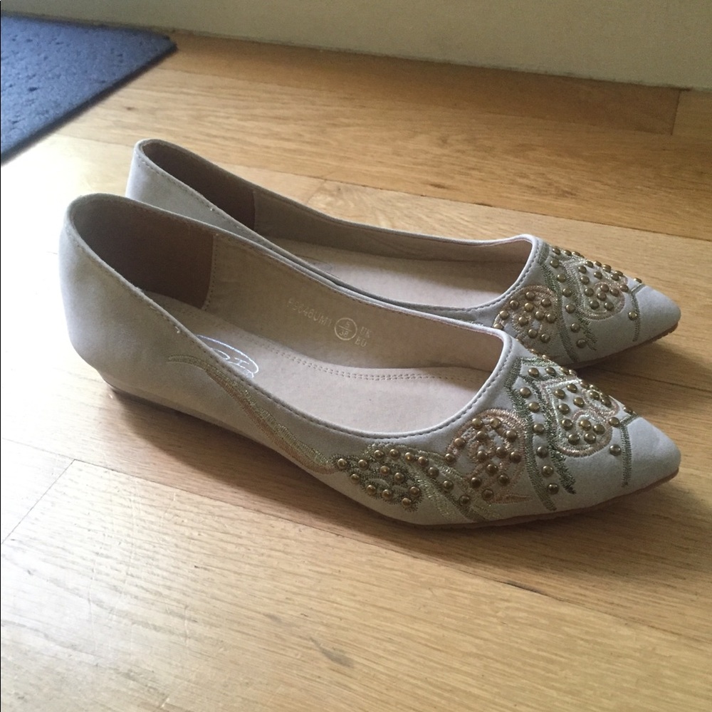 Studded Moroccan style suede beige flats Brand New