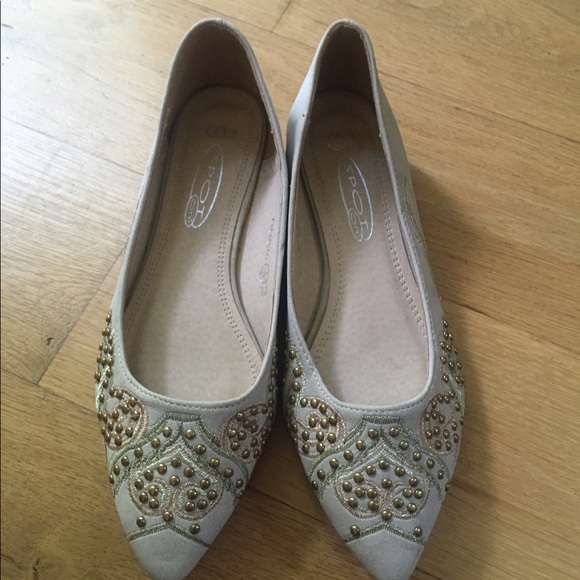Studded Moroccan style suede beige flats Brand New - Picture 3 of 4